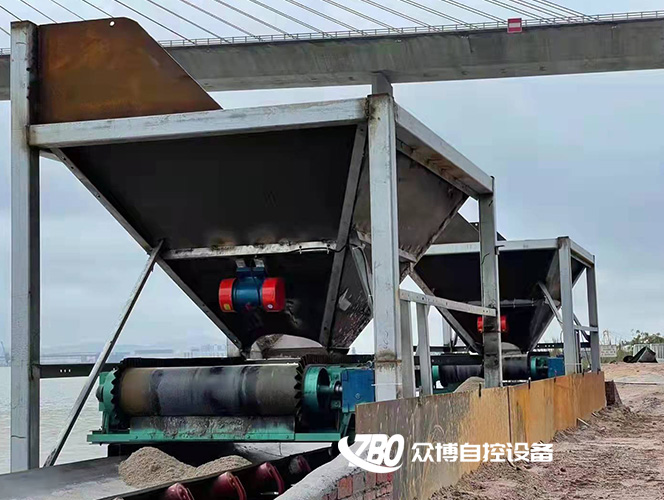 码头定量给料机